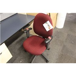 TASK CHAIR WITH ADJUSTABLE ARMS