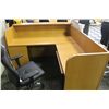 Image 2 : TOWNSHIP MAPLE GALLERY RECEPTION DESK