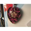 Image 1 : HOT PINK CARNATION NECKLACE