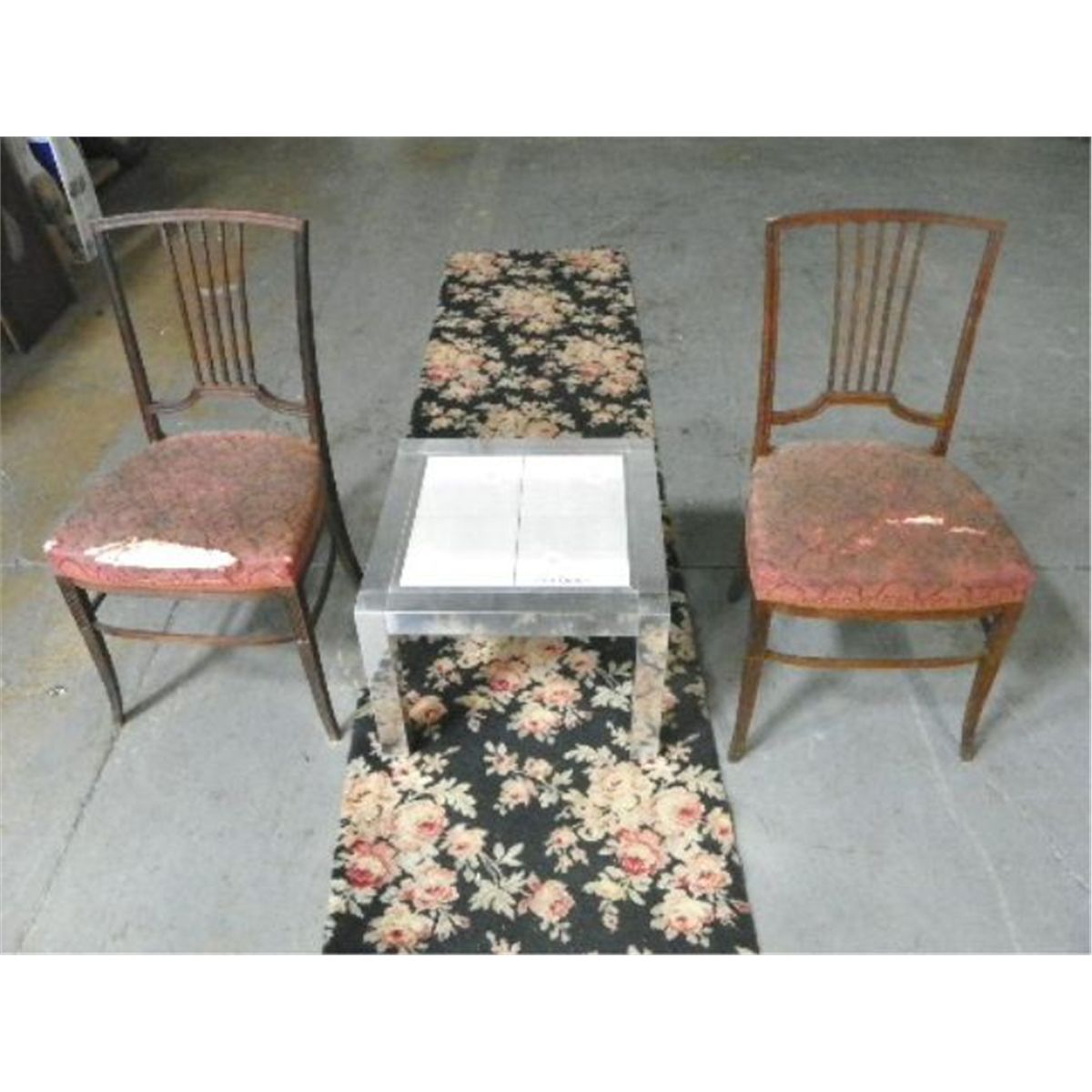 Pair Side Chairs Runner Thebes Table