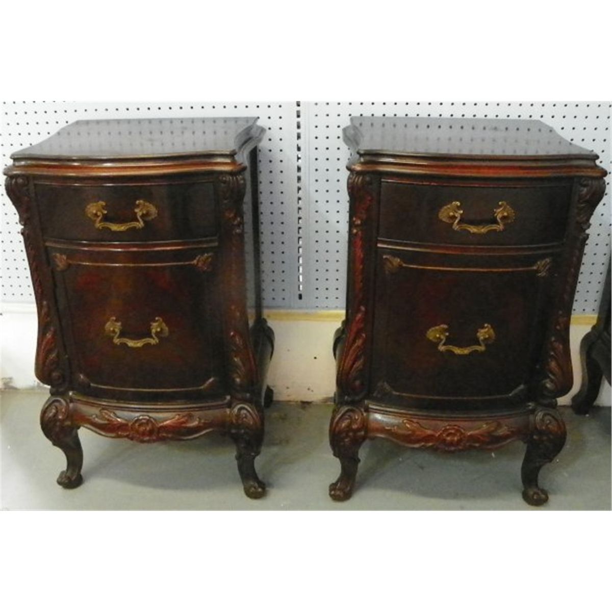 Carved Mahogany Bedroom Set Ca 1940 S