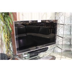 TOSHIBA 55  LCD TV