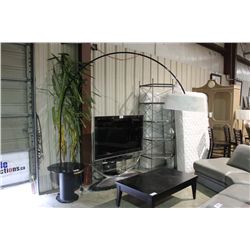 NATUZZI BLACK GLASS OVER HEAD LIGHT END TABLE