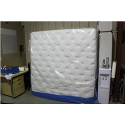 NEW SEALY KING SIZE MATRESS & BOX SPRING