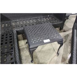 BLACK CAST METAL PATIO END TABLE (S1)