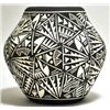 Image 1 : Acoma Pueblo Etched Vase Pottery - Jae