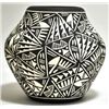 Image 2 : Acoma Pueblo Etched Vase Pottery - Jae