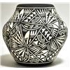 Image 4 : Acoma Pueblo Etched Vase Pottery - Jae
