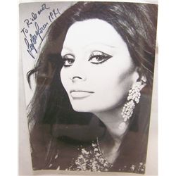 SOPHIA LAUREN SIGNED AND DEDICATED BLACK & WHITE PHOTOGRAPH