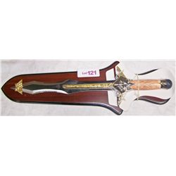 Decorative Stainless Steel Hunting Knife with Wall Mount