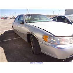 1999 - LINCOLN TOWN CAR