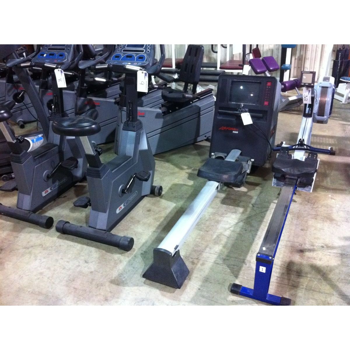 LIFE FITNESS 9500 DIGITAL READ OUT ROWING MACHING