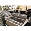 Image 1 : DOUBLE STAINLESS STEEL SINK WITH RINSER & ICE SINK
