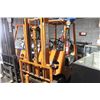 Image 1 : ORANGE TOYOTA 2 STAGE PORPANE FORKLIFT