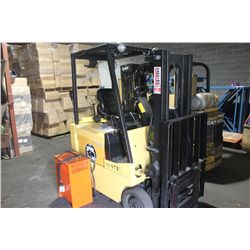 YELLOW HYSTER 2 STAGE 3200LB ELECTRIC FORKLIFT