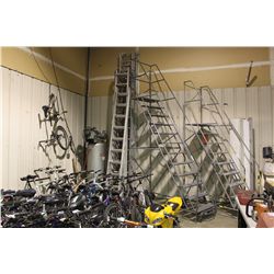MOBILE METAL WAREHOUSE STAIRS