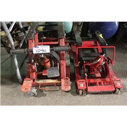 2 MOTORCYCLE JACKS