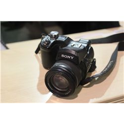 SONY CYBERSHOT DIGITAL CAMERA