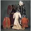 Image 1 : Traje de  disfraz de niño en el estilo del S.XVIII en terciopelo color salmón, bordado en oro, ffs S