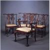 Image 1 : Juego de 8 sillas y dos sillones estilo Chippendale en caoba tallada, ffs S. XIX - pps XX.