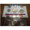 Image 2 : 1977 US MINT SET (UNC) P/D (WITH ENVELOPE)