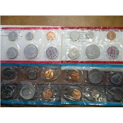 1971 & 72 US MINT SETS (UNC) P/D/S (WITH ENVELOPES