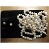 Image 1 : 8-9 MM FRESHWATER PEARL NECKLACE AND EARINGS