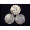 Image 2 : 3 ASSORTED 1964 SILVER KENNEDY HALF DOLLARS