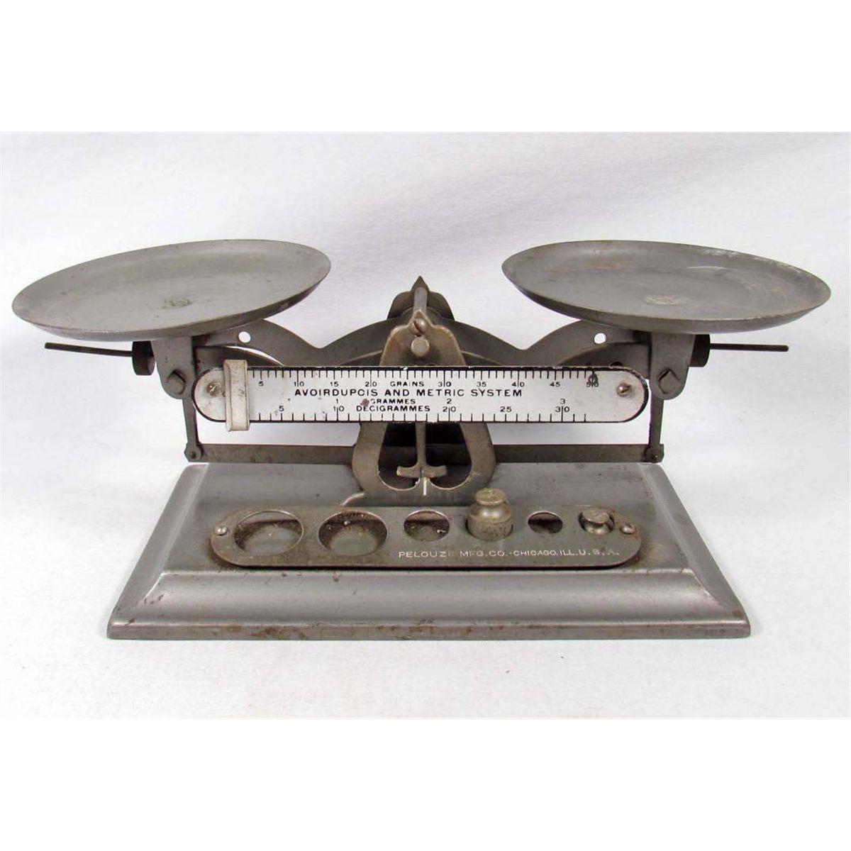 3825 VINTAGE PELOUZE AVOIRDUPOIS AND METRIC SYSTEM SCALE