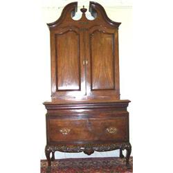 Fine early C18th George II Irish mahogany cupboard base & cornice