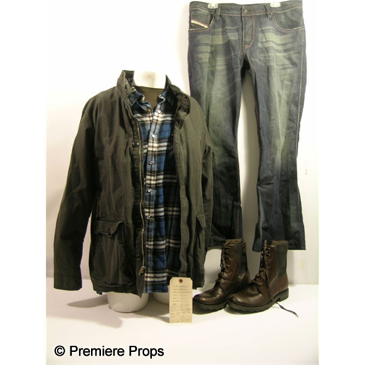 Haywire Aaron (Channing Tatum) Movie Costumes
