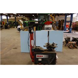 TIRE CHANGING MACHINE