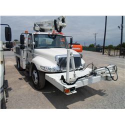 2006 INTERNATIONAL 4200 BUCKET/SIGN TRUCK