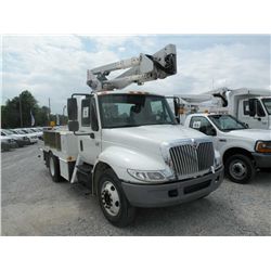 2004 INTERNATIONAL 4200 BUCKET/SIGN TRUCK