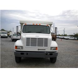 2000 INTERNATIONAL 4700  S/A DUMP