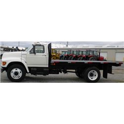 1999 INTERNATIONAL 4700 S/A FLATBED