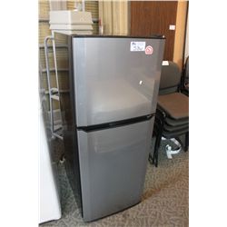 IGLOO STAINLESS STEEL FRIDGE