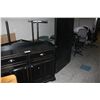 Image 1 : LOT OF ASSORTED FURNITURE AND OFFICE CHAIRS