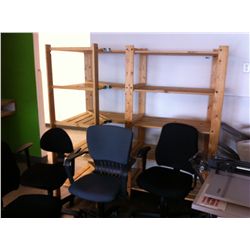 SECTION OF PINE RACKING & 4 OFFICE CHAIRS