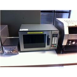 PANASONIC COMMERCIAL GRADE MICROWAVE OVEN