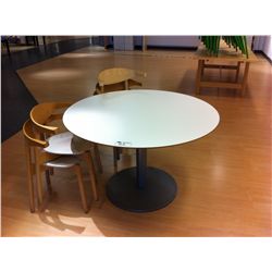 ROUND CAFE TABLE