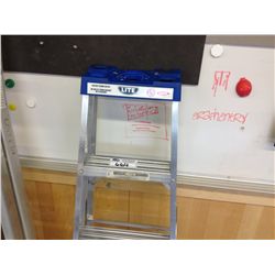 ALUMINUM 5FT STEP LADDER