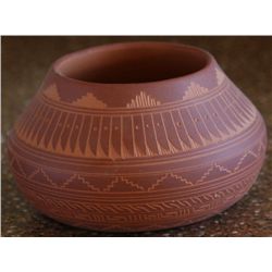 Native American Pottery etched Signed: Carol and David Willie Navajo Native American Pottery etched Signed: Carol and David Willie Navajo