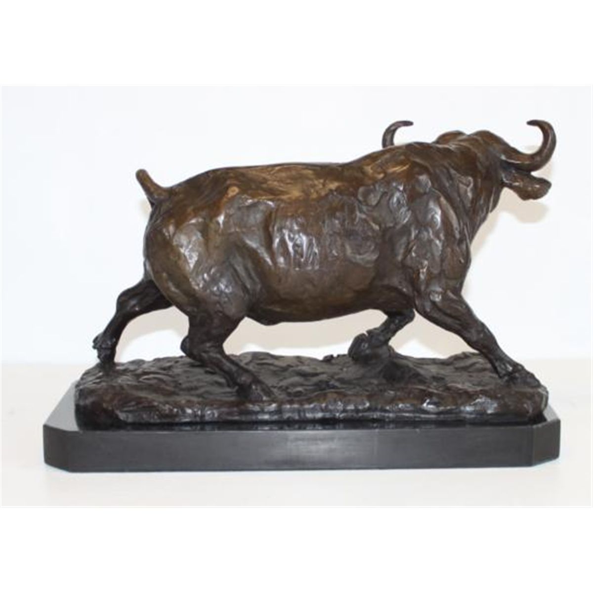 Exquisite Bronze Sculpture Cape Water Buffalo