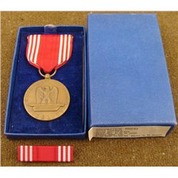 WWII U.S. GOOD CONDUCT MEDAL & RIBBON BAR IN BOX 1944
