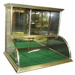 Single Tower Curved Glass Showcase, Nickel