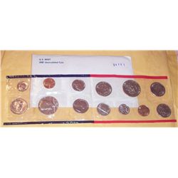 1981 US Mint Set 13 coins Includes 3 Susan B. Anthony Dollars In Original Packing