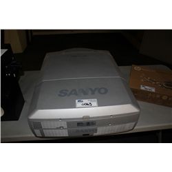 SANYO PRO XTRAX MODEL PLC-XF45 10,000LUMEN