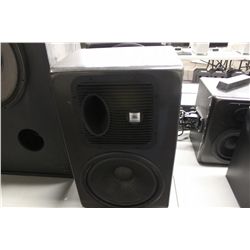 JBL LSR 12P LINEAR SPACIAL REFERENCE POWERED
