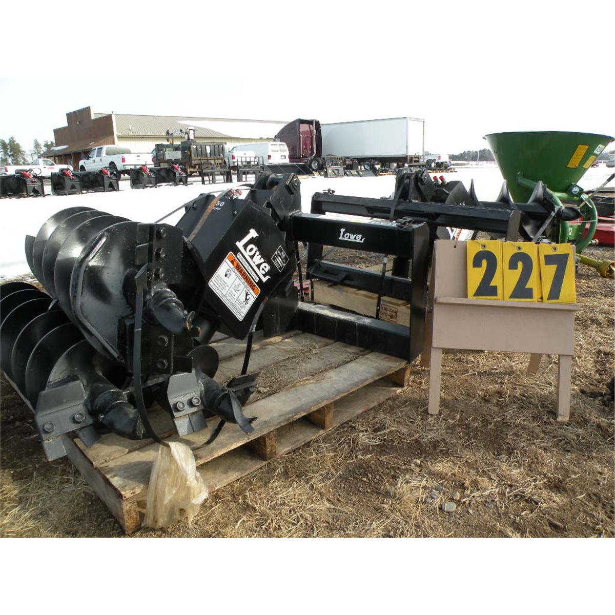 Lowe 750 classic post auger w/9", 12", 15" bits